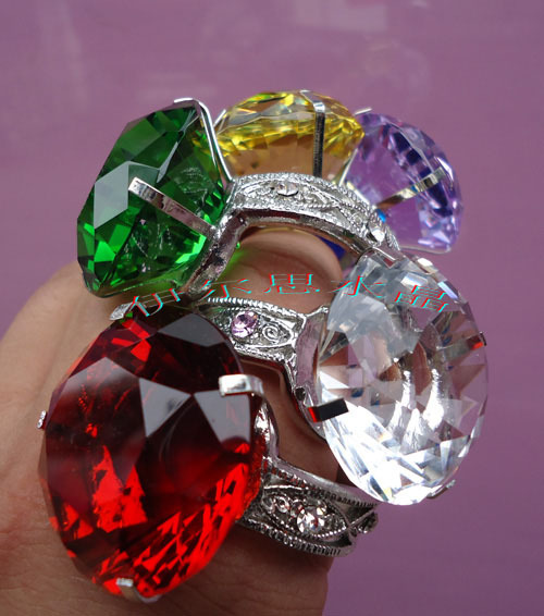 5cm水晶大钻戒求婚超大戒指情人节礼物 送女友 个性创意婚庆道具