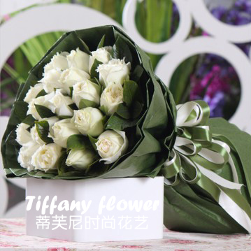 【蒂】19朵白玫瑰花束|佛山花店|东莞广州深圳中山友情鲜花速递