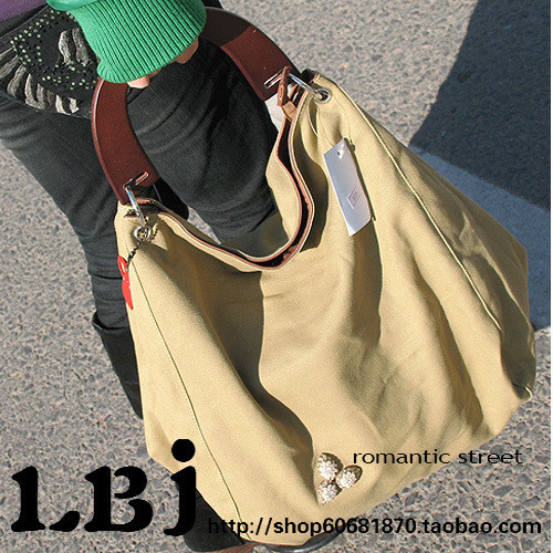 2015新款 韩版帆布包 可爱的石头剪子布桶形包包 米色木把手挽