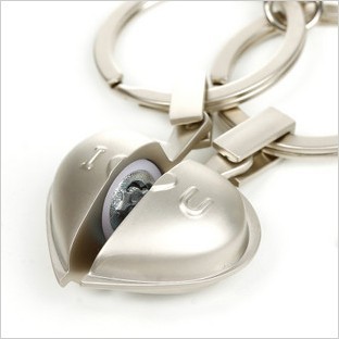 圣诞节礼物韩国钥匙链送恋人并有半心发声钥匙扣情侣钥匙扣