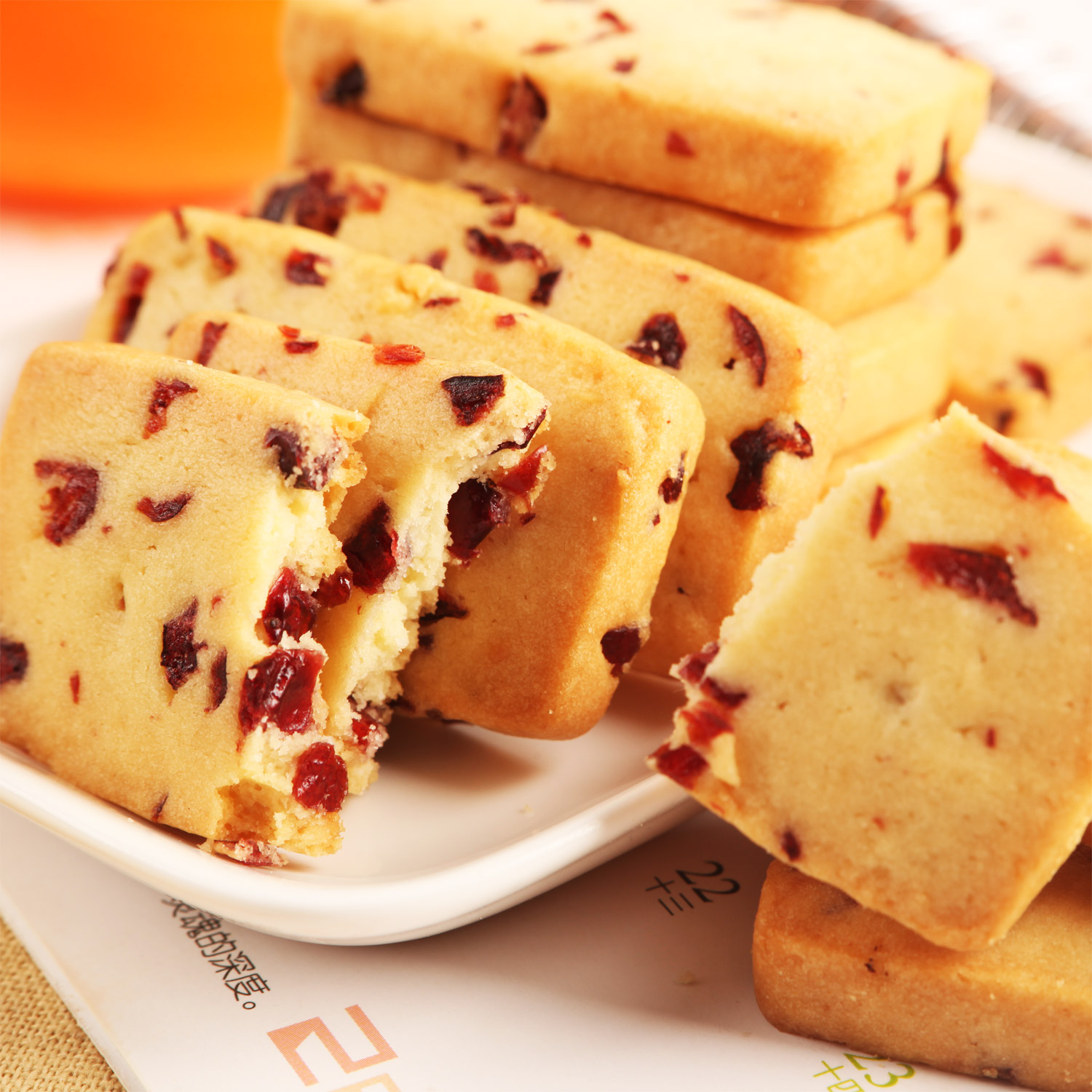 【卜珂】休闲零食品 蔓越莓曲奇饼干小麦酥脆甜点 200g袋装