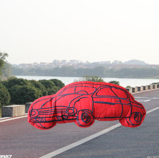 特价新款红色可爱卡通汽车形状(含芯)30X45抱枕腰枕午睡枕玩具
