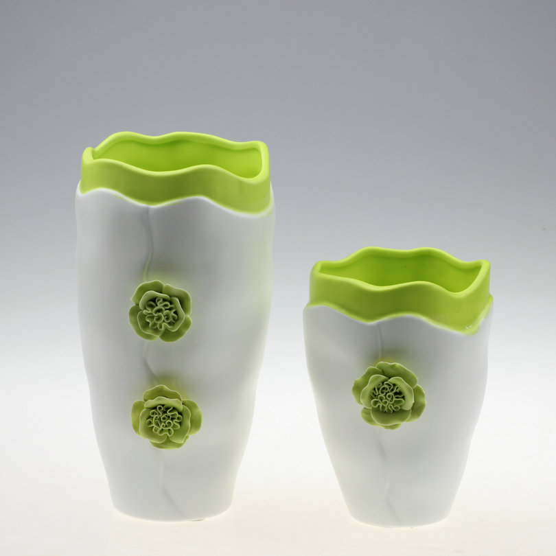 现代简约素烧白色手工捏绿色花瓣陶瓷花瓶摆件新东方中式花器饰品