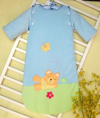 婴幼儿用品 柔软天鹅绒 卡通绣花 冬款婴儿睡袋 100%精梳棉里子
