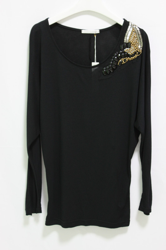 韩国进口IN THE MARANT 黑色钉珠蝙蝠袖长袖T恤 2013秋季新款