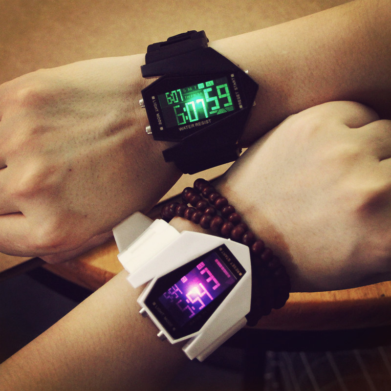 韩版LED运动夜光儿童电子表运动七彩表学生防水多功能男女表手表