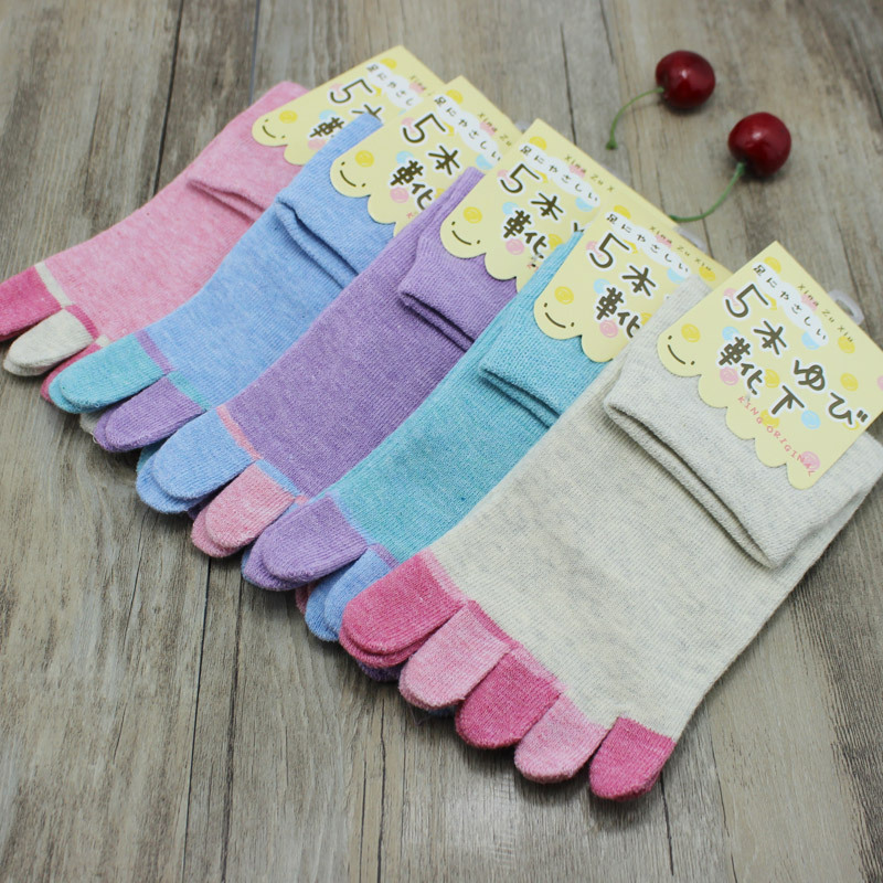 韩版新款特色创意女士五指袜 纯棉日系彩色中筒分趾袜子地摊货源