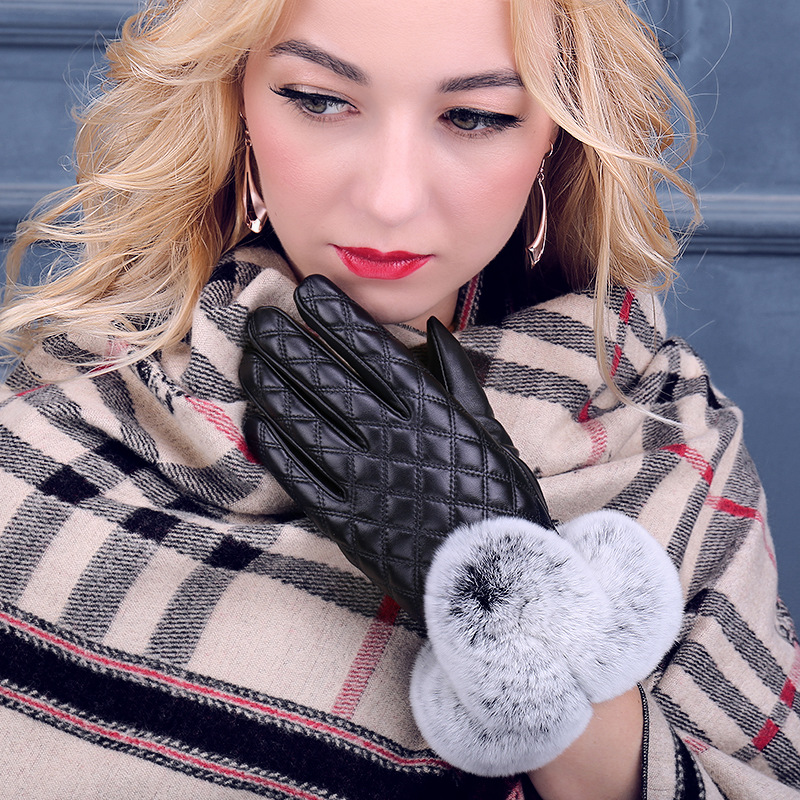2016新款真皮獭兔毛绣格手套女士秋冬季保暖加绒触屏菱格手套包邮