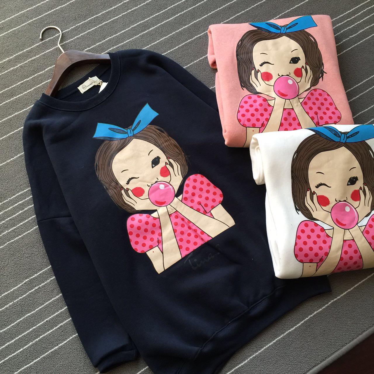 韩国冬装新款简约卡通女孩印花套头加绒保暖长袖宽松女卫衣