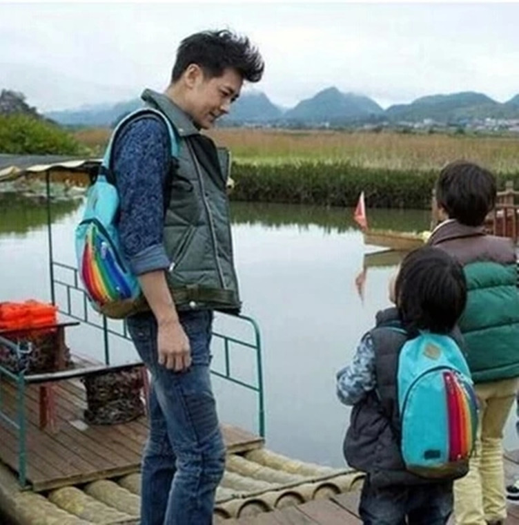 儿童亲子包男童女孩宝宝中小学生韩版胸包单双肩包户外旅游背包酷