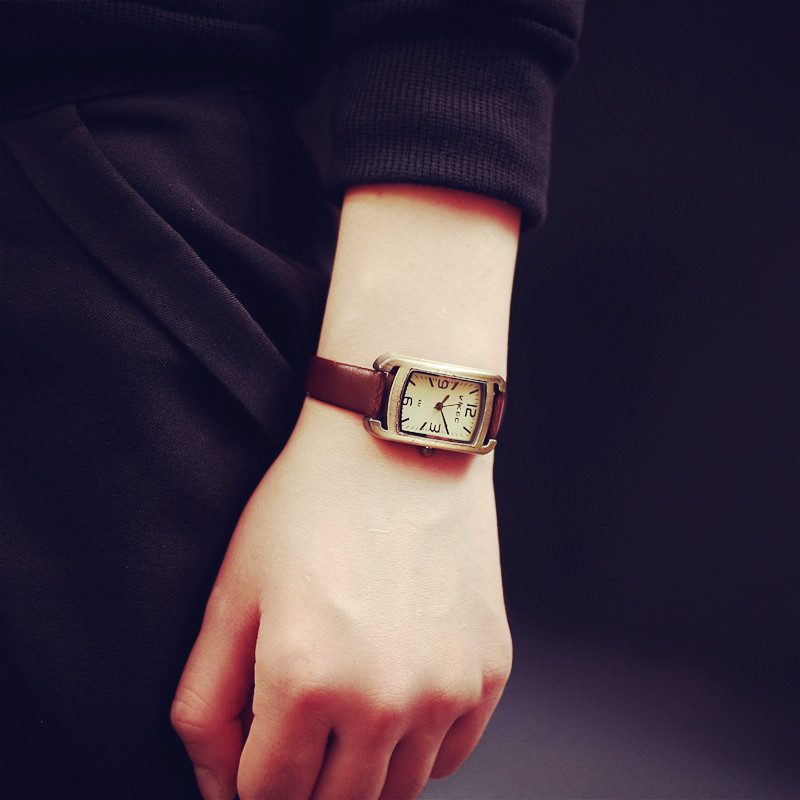 韩国时尚潮流学生女表韩版简约文艺范复古细带皮带方形小表盘手表