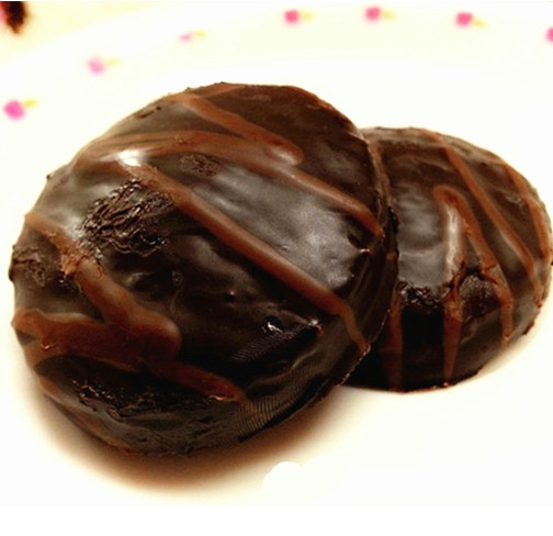 【20个包邮】台湾宏亚77黑巧酥松塔巧克力味曲奇饼干16年11月到期