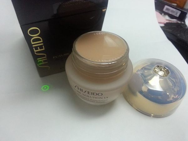 shiseido future solution lx total radiance foundation粉底霜