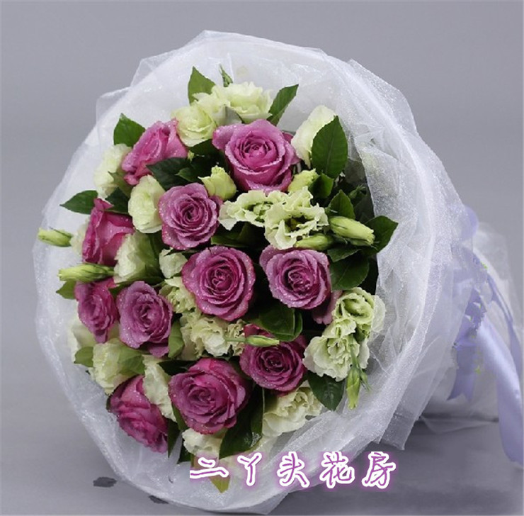 无锡鲜花速递 19朵紫玫瑰花束给神秘而又高贵的你 实体店配送