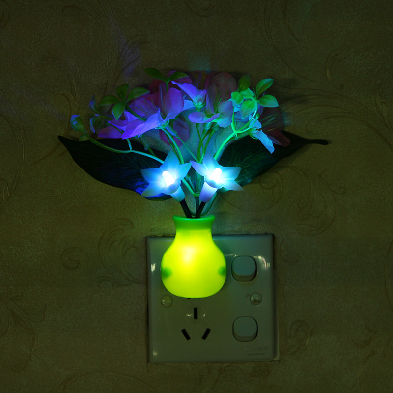 光控LED小夜灯三头床头儿童感光卧室灯婴儿喂奶小壁灯变色蘑菇灯