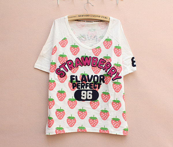 日本原宿风 女装夏季新款森系清新贴布刺绣草莓宽松圆领短袖T恤