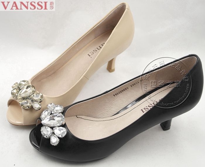 VANSSI蔚莎专柜正品中跟细跟羊皮大水钻花鱼嘴女鞋单鞋V45359601