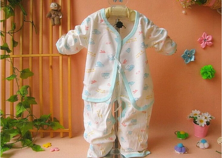 憨豆龙新生儿婴儿内衣纯棉印花系带套装两件套和尚服四季