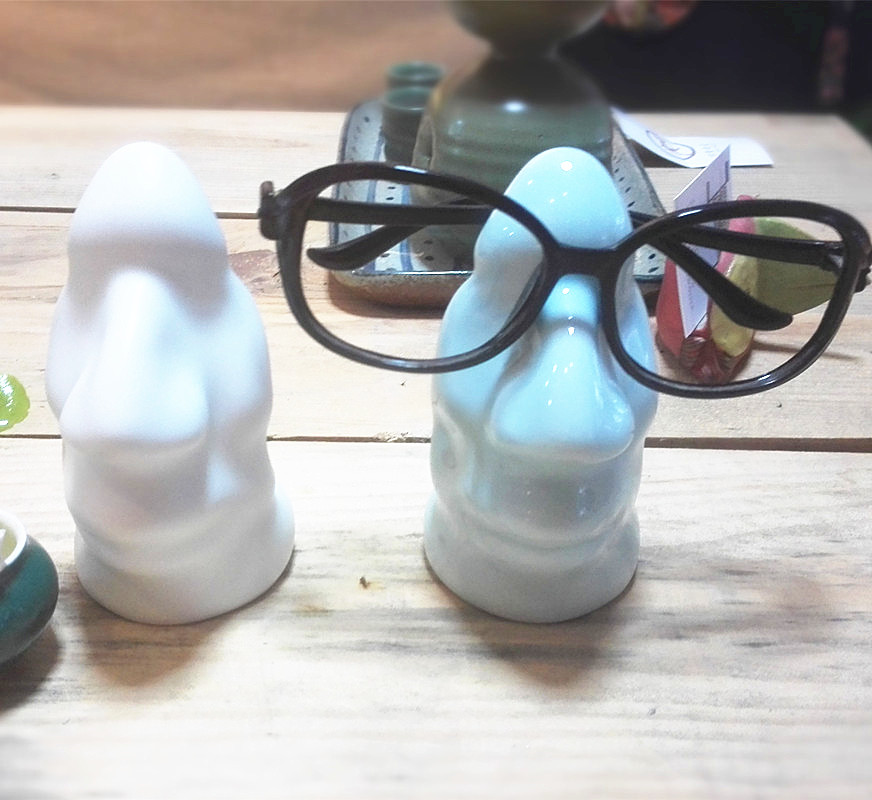 景德镇陶瓷纯手工创意青釉人物造型眼镜架摆件工艺装饰品特价包邮
