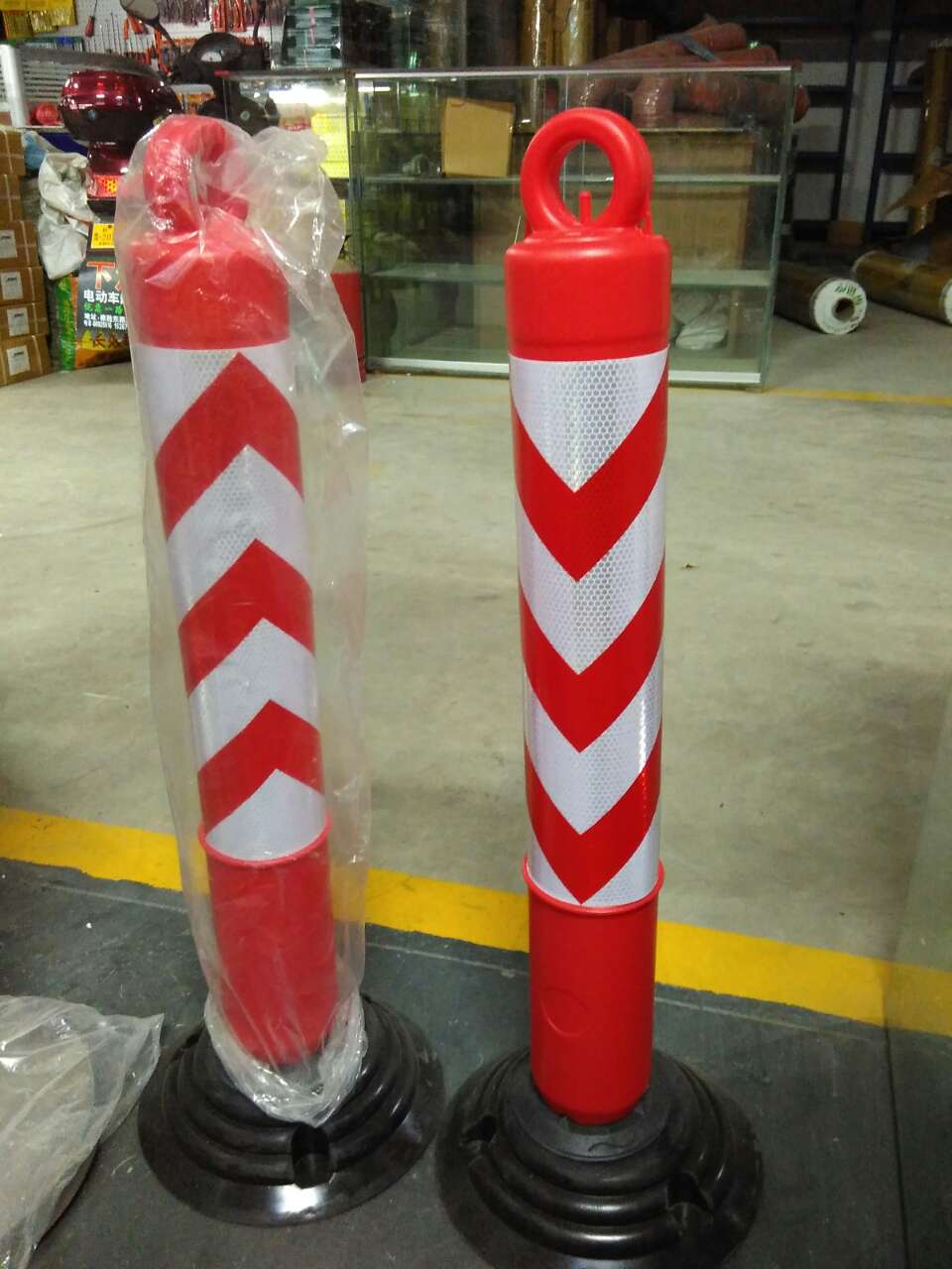 塑料反光防撞车间警示柱 弹性立柱 不倒翁警示移动塑料柱