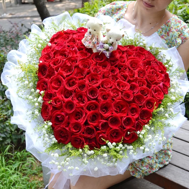 99朵红玫瑰花束 成都鲜花同城花店专人配送 情人节生日创意礼物