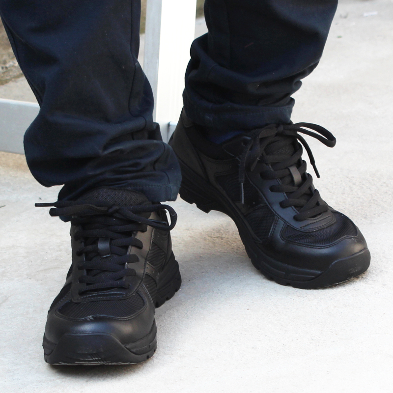 进口材质春秋季透气战术靴男女 超轻作战靴 低帮作训鞋黑色训练鞋