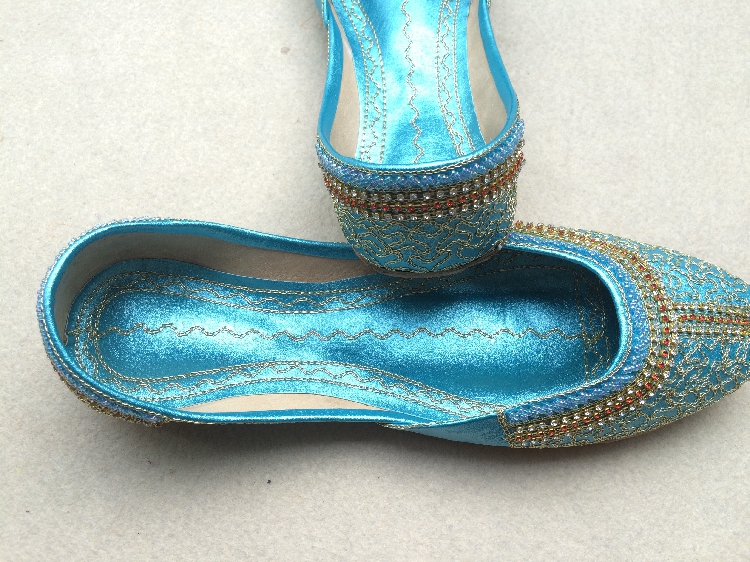 巴基斯坦手工精制牛皮鞋  精品镶钻 淡蓝色